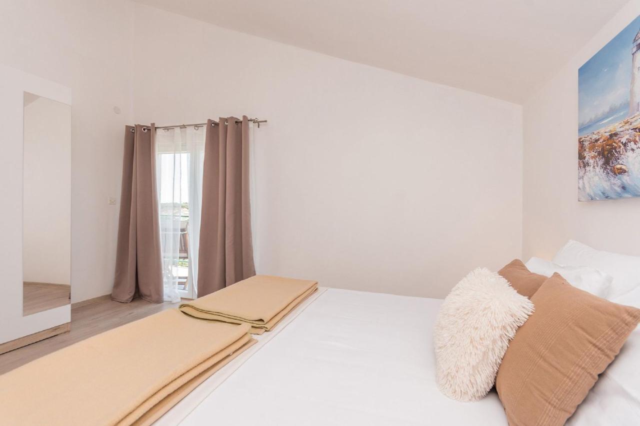 Apartment Lucija Biograd Na Moru Zewnętrze zdjęcie